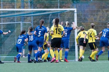 Bild 335 - F SSC Hagen Ahrensburg - SV Frisia 03 Risum-Lindholm : Ergebnis: 2:0